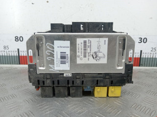 блок предохранителей Mercedes-Benz S-Класс W220 1999, A0205451732