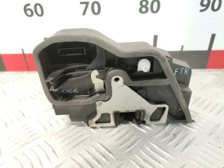 замок двери передней правой BMW X3 E83 2005, 2.0 л., МКПП, внедорожник 5 дв., 51217202144