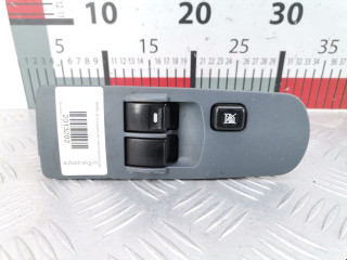 блок управления стеклоподъемниками Mitsubishi Colt 6 поколение (Z20/Z30) 2004, 1.3 л., МКПП, хетчбэк 5 дв., MR587477