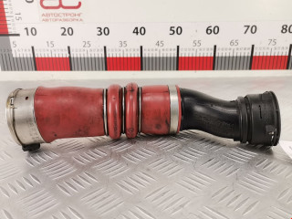 патрубок интеркулера BMW 5 серия F07/F10/F11 2012, 3.0 л., АКПП, седан, 13717583728