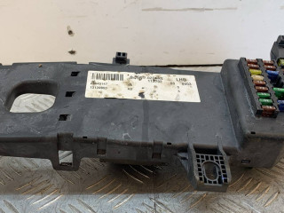 блок предохранителей Opel Vectra C 2004, АКПП, хетчбэк 5 дв., 13120953, 24443147