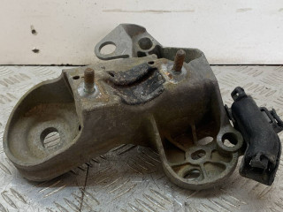 кронштейн двигателя Audi A6 4B/C5 2000, 1.9 л., дизель, 8E0199352D