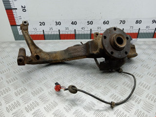 ступица передняя левая Volkswagen Passat B5 1999, 2.8 л., МКПП, универсал, 8D0407257AL
