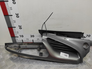 решетка радиатора Renault Scenic 1 поколение 1999, 1.6 л., МКПП, минивэн, 7700834200