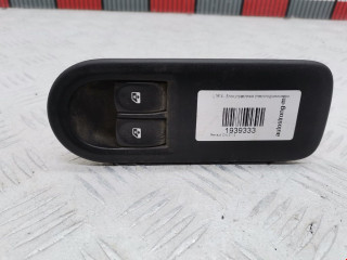 блок управления стеклоподъемниками Renault Clio 3 поколение 2008, 1.2 л., МКПП, хетчбэк 3 дв.