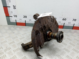 кулак поворотный правый Mitsubishi Pajero 2 поколение [рестайлинг] 1998, 3.0 л., АКПП, внедорожник 3 дв.