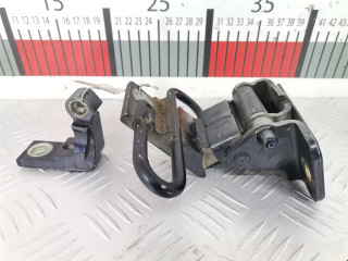 петля двери Audi A4 B6 2003, 2.5 л., МКПП, универсал, 8E0831412E