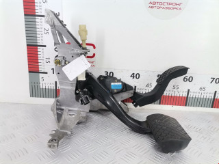 узел педальный (блок педалей) Volkswagen Passat B5 2000, 1.9 л., АКПП, универсал, 8D1723523G