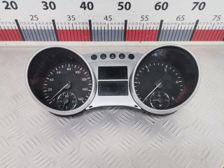 щиток приборов (приборная панель) Mercedes-Benz M-Класс W164 2006, 4.0 л., АКПП, внедорожник 5 дв., A2515409047