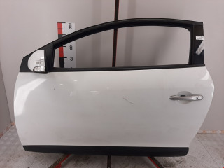 дверь передняя левая Renault Megane 3 поколение 2009, 1.6 л., МКПП, хетчбэк 3 дв., 801010671R