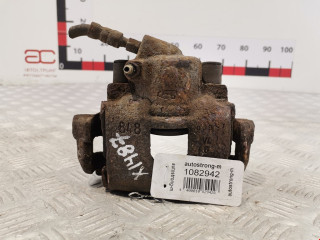суппорт передний правый Mazda 121 2 поколение 1996, 1.3 л., МКПП, хетчбэк 5 дв., 1E0333980