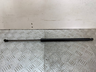 амортизатор крышки багажника (3-5 двери) Buick Encore 1 поколение 2014, 95095594