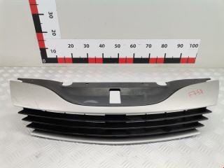 решетка радиатора Renault Laguna 2 поколение 2003, 2.2 л., МКПП, универсал, 8200390126