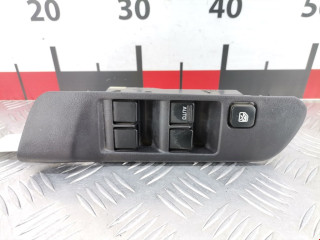 блок управления стеклоподъемниками Nissan Primera P11 [рестайлинг] 2001, 1.6 л., МКПП, хетчбэк 5 дв., 254012F821
