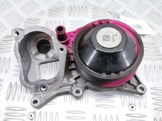 помпа BMW 5 серия F07/F10/F11 2011, 3.0 л., АКПП, седан, 11518516205
