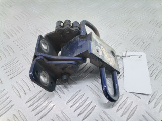 петля двери Audi A6 4B/C5 2000, 2.5 л., МКПП, универсал, 4B0831411B