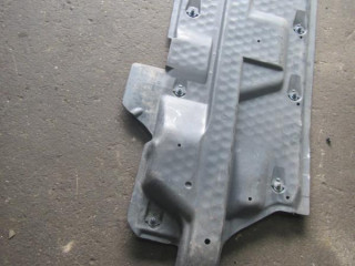 защита днища Volkswagen Fox 3 поколение 2010, 1.2 л., МКПП, хетчбэк 5 дв., 6Q0825202K