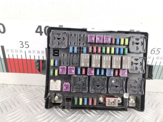 блок предохранителей Volkswagen Golf 3 поколение 1995, 1.6 л., МКПП, универсал, 357937039