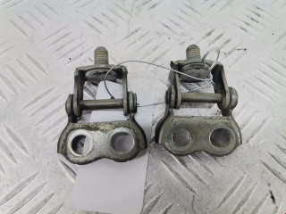 петля крышки багажника Toyota Yaris XP9 2007, 1.3 л., МКПП, хетчбэк 3 дв., 6880152010