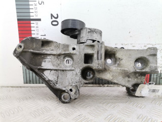 кронштейн генератора Renault Megane 2 поколение 2005, 1.6 л., МКПП, хетчбэк 5 дв., 8200327134