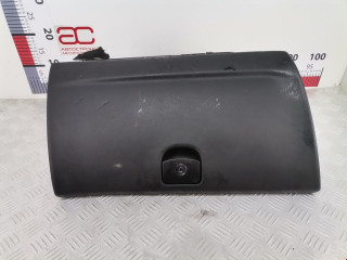 бардачок Peugeot 407 1 поколение 2004, 2.0 л., МКПП, седан, 8226H7