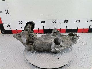 кронштейн генератора Renault Scenic 2 поколение 2006, 2.0 л., АКПП, минивэн, 117101436R