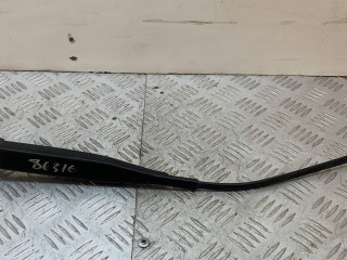 щеткодержатель (поводок стеклоочистителя, дворник) Mercedes-Benz A-Класс W168 2001, 1.4 л., бензин, МКПП, минивэн, A1688200644