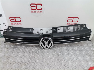 решетка радиатора Volkswagen Golf 6 поколение 2009, 2.0 л., МКПП, хетчбэк 5 дв., 5K0853653