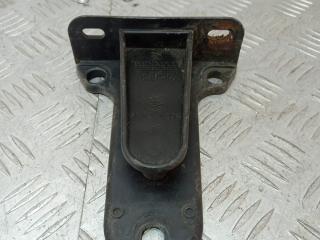 крепление бампера Renault Safrane 1 поколение [рестайлинг] 1997, 2.0 л., бензин, МКПП, хетчбэк 5 дв., 7700846674