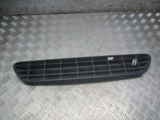 решетка радиатора Opel Astra G 2002, 1.8 л., МКПП, кабриолет, 2001059