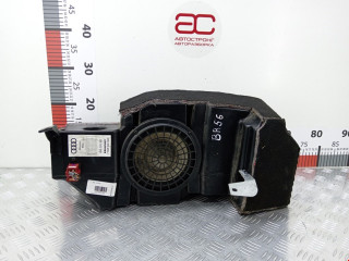 сабвуфер Audi A6 C5 [рестайлинг] 2004, 1.9 л., МКПП, универсал, 4B9035382