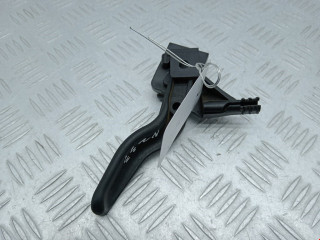 захватный крюк капота Opel Astra H 2005, 1.9 л., МКПП, универсал, 13215007