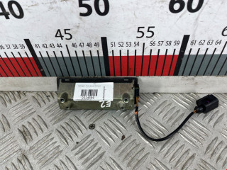 ручка крышки багажника Volkswagen 2000, 2.3 л., МКПП, седан, 1J0827566L
