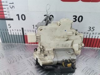 замок двери передней левой Audi A4 B7 2008, 2.0 л., МКПП, универсал, 8E2837015C