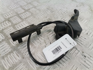 захватный крюк капота Volkswagen Passat B5 1999, 1.9 л., МКПП, универсал, 3B182353301C