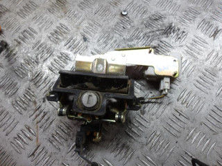 кнопка открытия багажника Skoda Octavia 1 поколение [рестайлинг] 2003, 1.4 л., МКПП, хетчбэк 5 дв., 1U6827565J