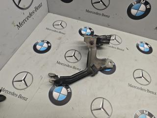 Крепления ( кронштейн ) крыла лев. BMW 5 серия G30/G31 2019, 7349617