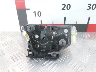 замок двери передней правой Volkswagen Passat B6 2010, 1.6 л., МКПП, универсал, 3C2837016A
