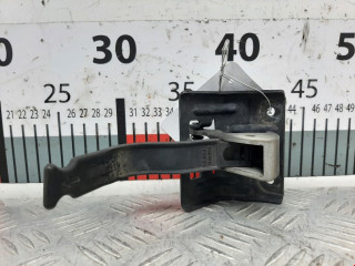 захватный крюк капота Renault Megane 2 поколение 2003, 1.5 л., МКПП, хетчбэк 5 дв., 8200051535