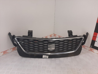 решетка радиатора SEAT Toledo 4 поколение 2013, 1.6 л., МКПП, хетчбэк 5 дв., 6JA8536689B9