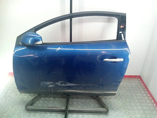 дверь передняя левая Renault Megane 3 поколение 2009, 1.5 л., МКПП, хетчбэк 3 дв., 801018036R