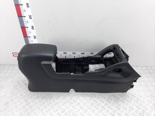 подлокотник Hyundai ix35 1 поколение LM 2010, 2.0 л., МКПП, внедорожник 5 дв., 846382S000
