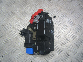 замок двери передней правой Volkswagen Golf 4 поколение 2004, 3D1837016