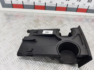 подстаканник Land Rover Discovery 3 поколение 2004, 2.7 л., АКПП, внедорожник 5 дв., FJI500031