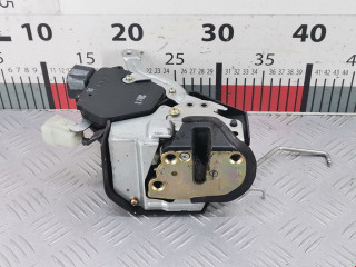 замок багажника Toyota RAV4 2 поколение (XA20) 2003, 2.0 л., МКПП, внедорожник 3 дв.
