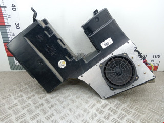 сабвуфер Audi A4 B5 1997, 1.8 л., МКПП, универсал, 8D9035381