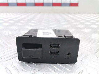 разъем AUX / USB Mazda CX-3 1 поколение DK 2015, 1.5 л., МКПП, внедорожник 5 дв., D09H669U0