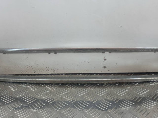 решетка радиатора Audi A4 B6 2003, 8E0807647