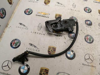 замок капота Volvo XC40 1 поколение 2024, 2.0 л., бензин, 32277429