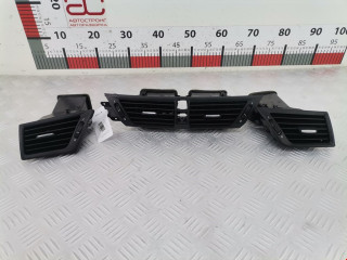 дефлектор обдува салона BMW X1 E84 2010, 2.0 л., МКПП, внедорожник 5 дв., 64222991681